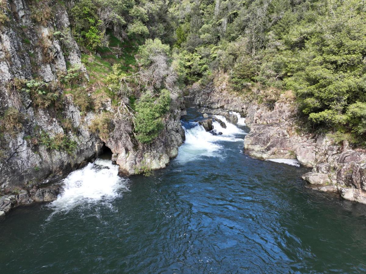 Riverside Accommodation Karangahake Kültér fotó